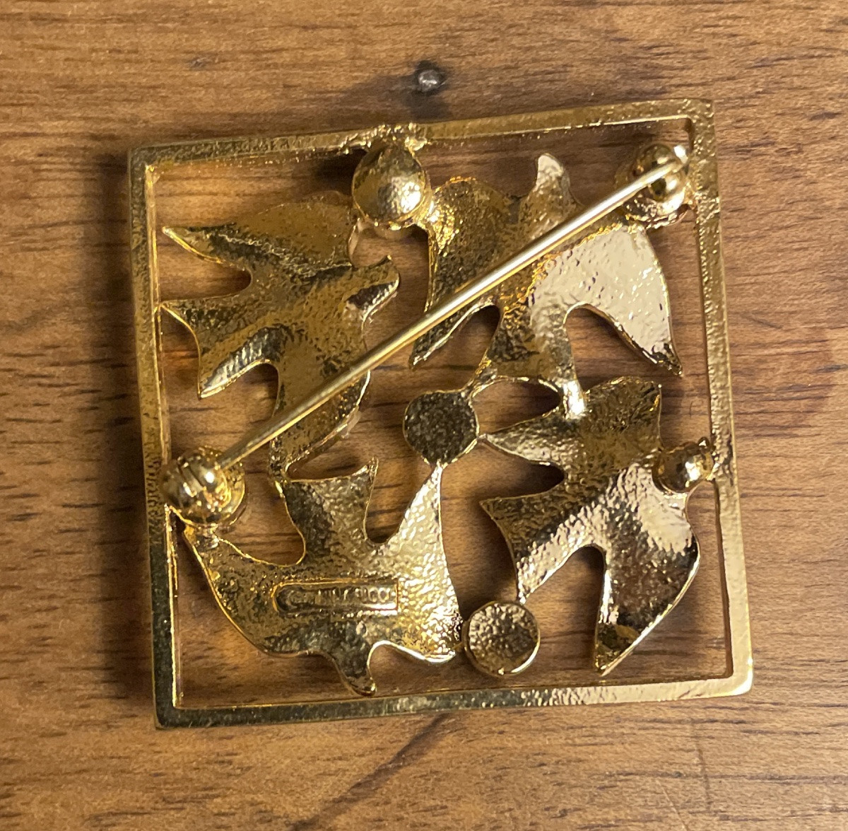 BROCHE DE LA MAISON NINA RICCI BIJOU ESPRIT COUTURE  EN MÉTAL DORÉ ET STRASS  VINTAGE-photo-2