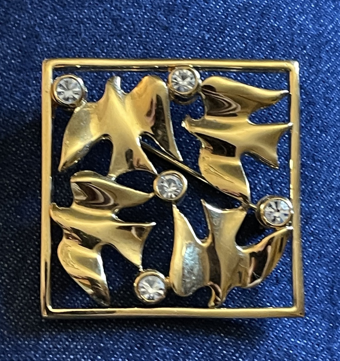 BROCHE DE LA MAISON NINA RICCI BIJOU ESPRIT COUTURE  EN MÉTAL DORÉ ET STRASS  VINTAGE-photo-3