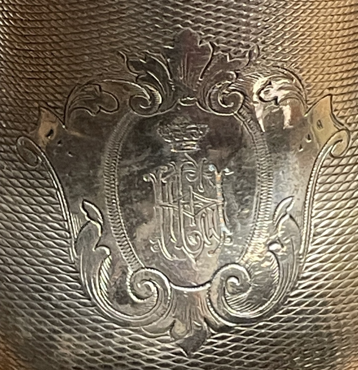 POT À LAIT  AUX CHIFFRES  D'HENRI V COMTE DE CHAMBORD SOUVENIR HISTORIQUE NOBLE COURONNE -photo-2