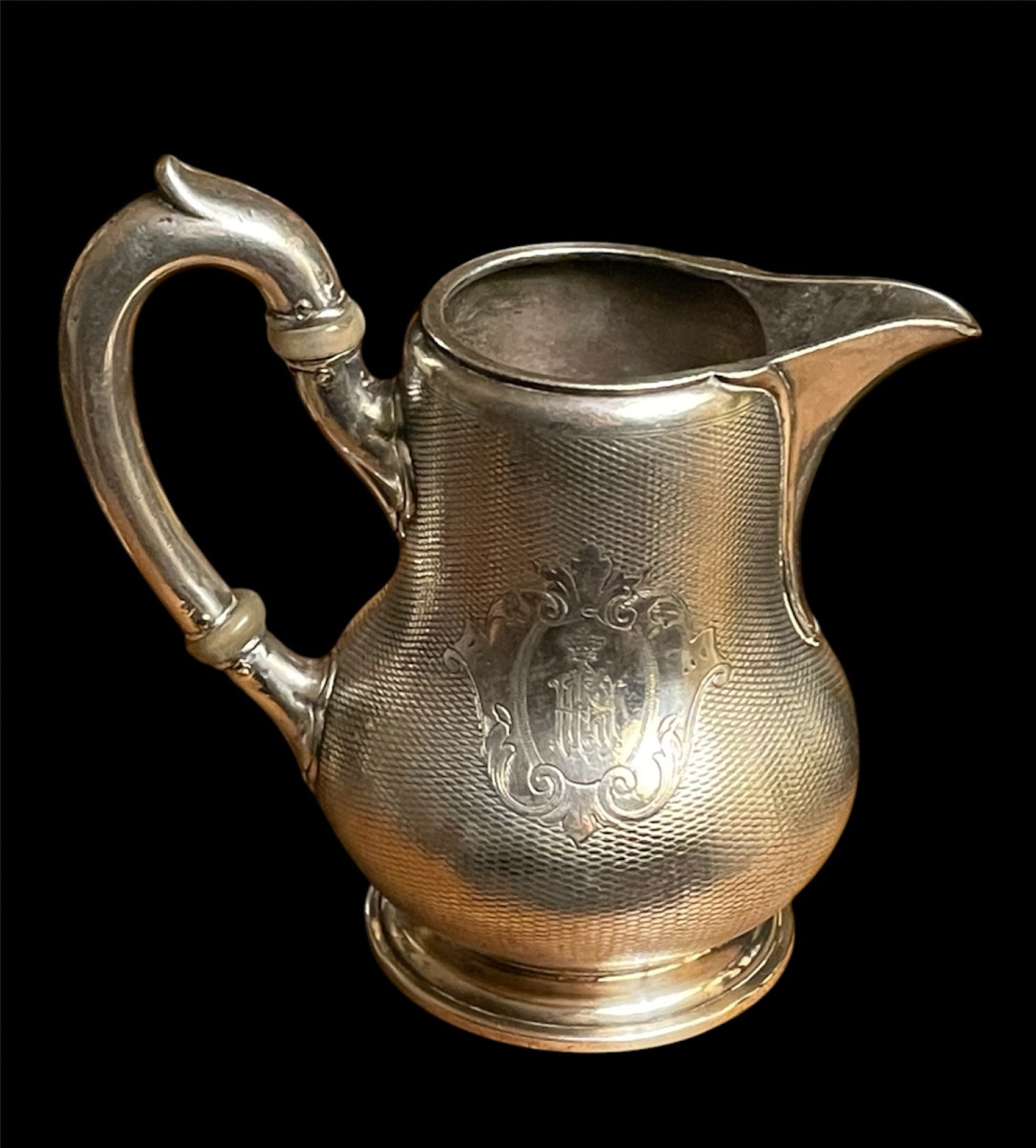 POT À LAIT  AUX CHIFFRES  D'HENRI V COMTE DE CHAMBORD SOUVENIR HISTORIQUE NOBLE COURONNE 