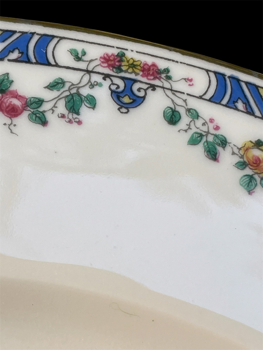 SERVICE  DE TABLE DE LA MAISON RAYNAUD EN PORCELAINE DE LIMOGES LISERÉ DORÉ GUIRLANDE DE FLEURS-photo-6