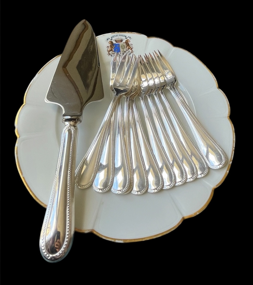 SERVICE À DESSERT OU À GÂTEAU DE LA MAISON ERCUIS  MODÈLE LAFAYETTE PERLES   EN MÉTAL ARGENTÉ