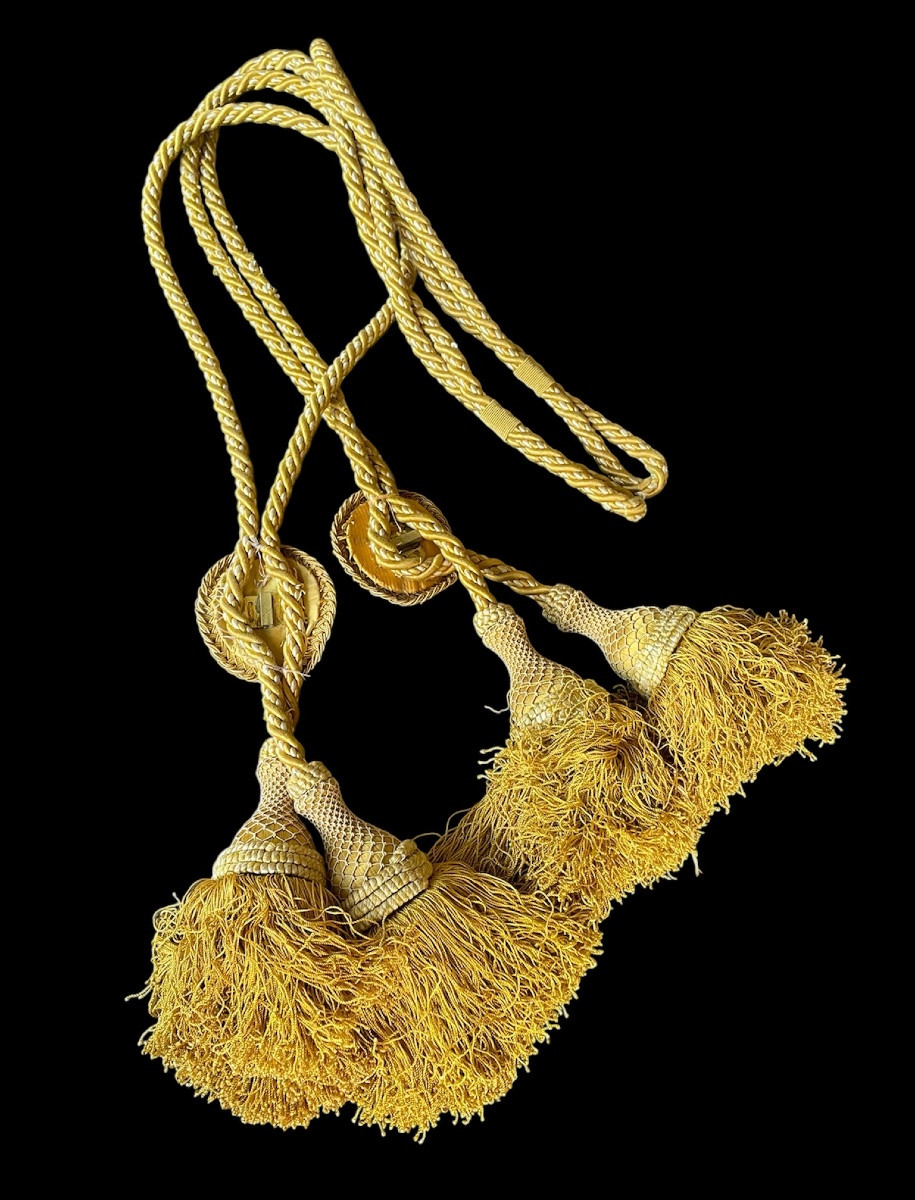  PAIRE D’EMBRASSES DE RIDEAUX EN PASSEMENTERIE JAUNE OCRE  À DOUBLE POMPON  ET MASCARON-photo-6
