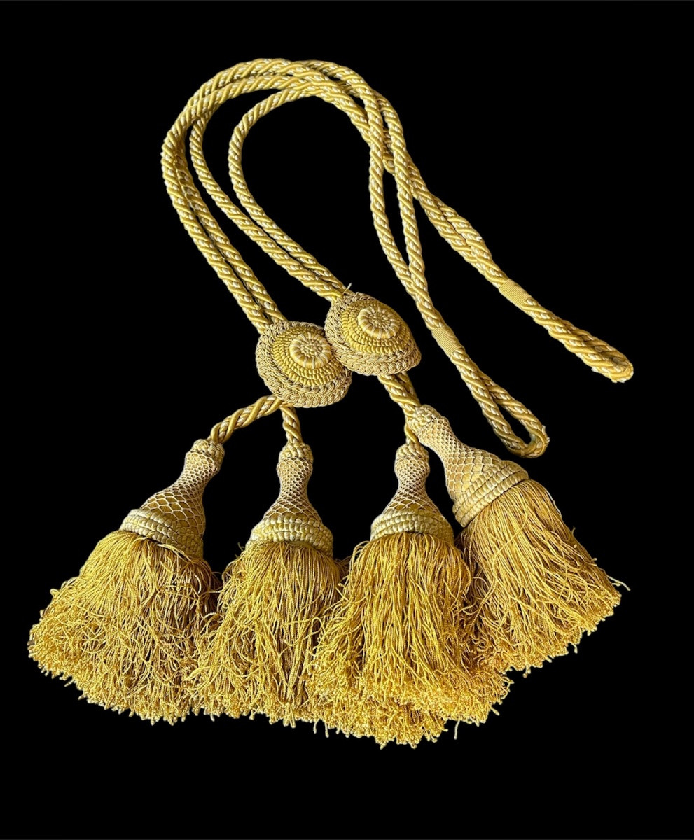  PAIRE D’EMBRASSES DE RIDEAUX EN PASSEMENTERIE JAUNE OCRE  À DOUBLE POMPON  ET MASCARON-photo-8