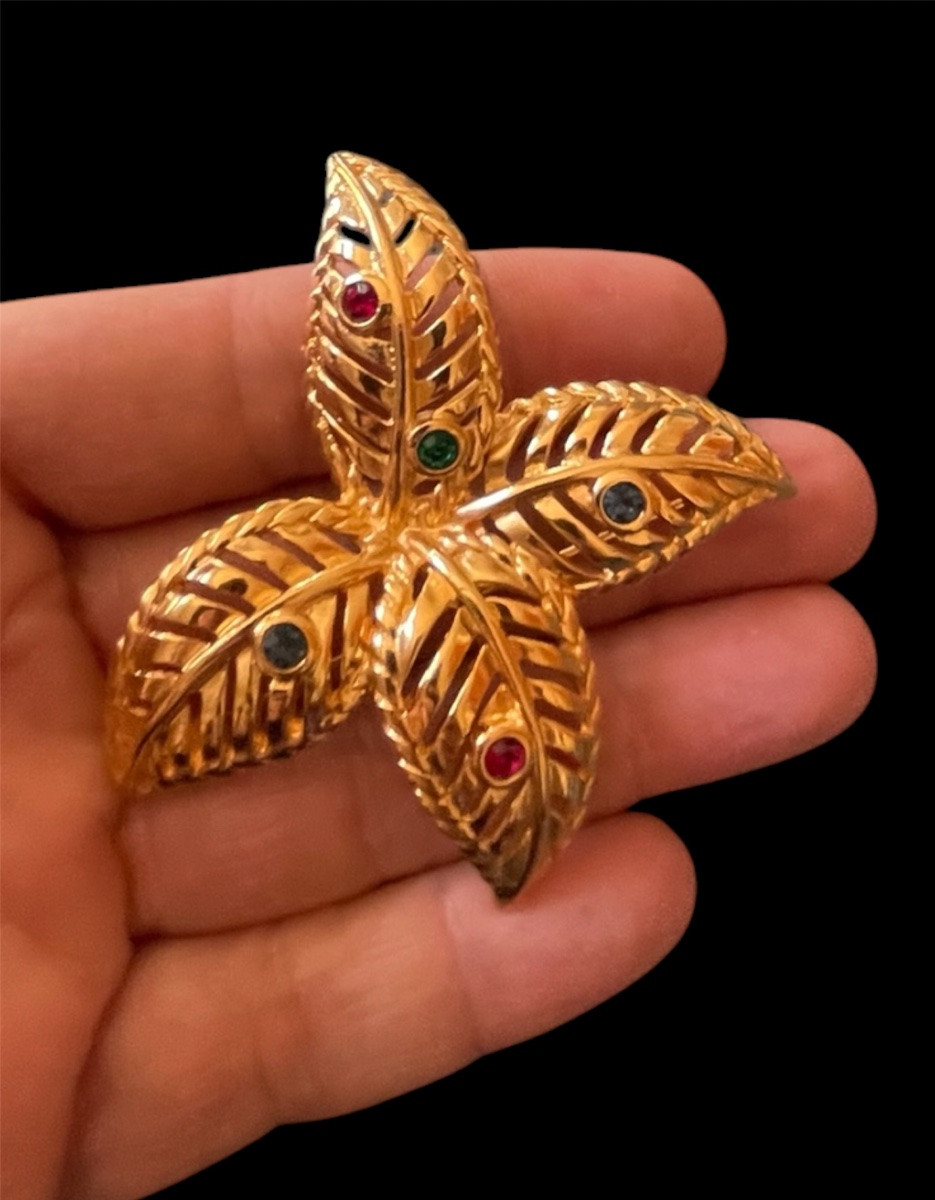 BROCHE COUTURE DE LA MAISON LANVIN PARIS DORÉE FEUILLES STYLISÉES ET STRASS MULTICOLORES -photo-2