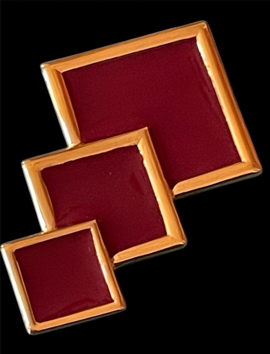 BROCHE DE LA MAISON LANVIN PARIS GÉOMÉTRIQUE ÉMAIL ROUGE ET MÉTAL DORÉ-photo-2