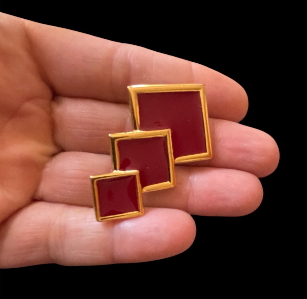 BROCHE DE LA MAISON LANVIN PARIS GÉOMÉTRIQUE ÉMAIL ROUGE ET MÉTAL DORÉ-photo-1