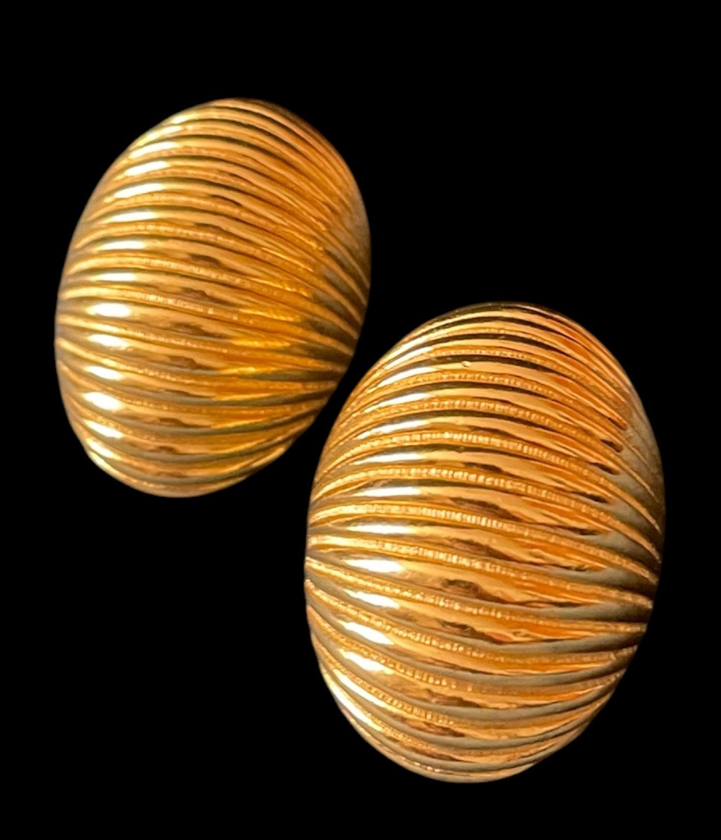 Couture Clip Earrings From The House Of Christian Dior In Gold-plated Metal 1970-1980-photo-2