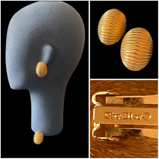 Couture Clip Earrings From The House Of Christian Dior In Gold-plated Metal 1970-1980