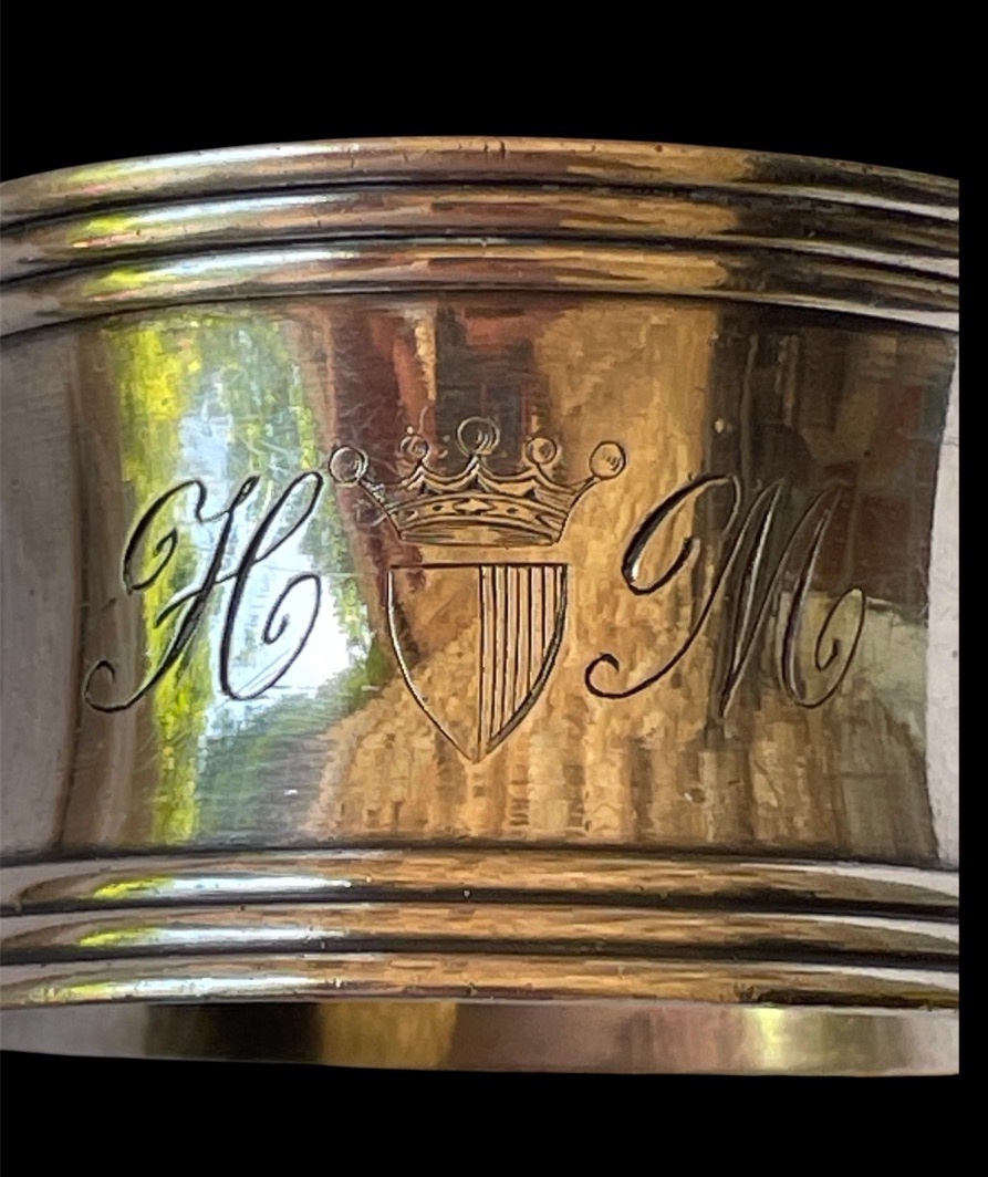 ROND DE SERVIETTE ARMOIRIÉ CHRISTOFLE EN MÉTAL ARGENTÉ CHIFFRE HM SOUS COURONNE DE VICOMTE XIXE-photo-2