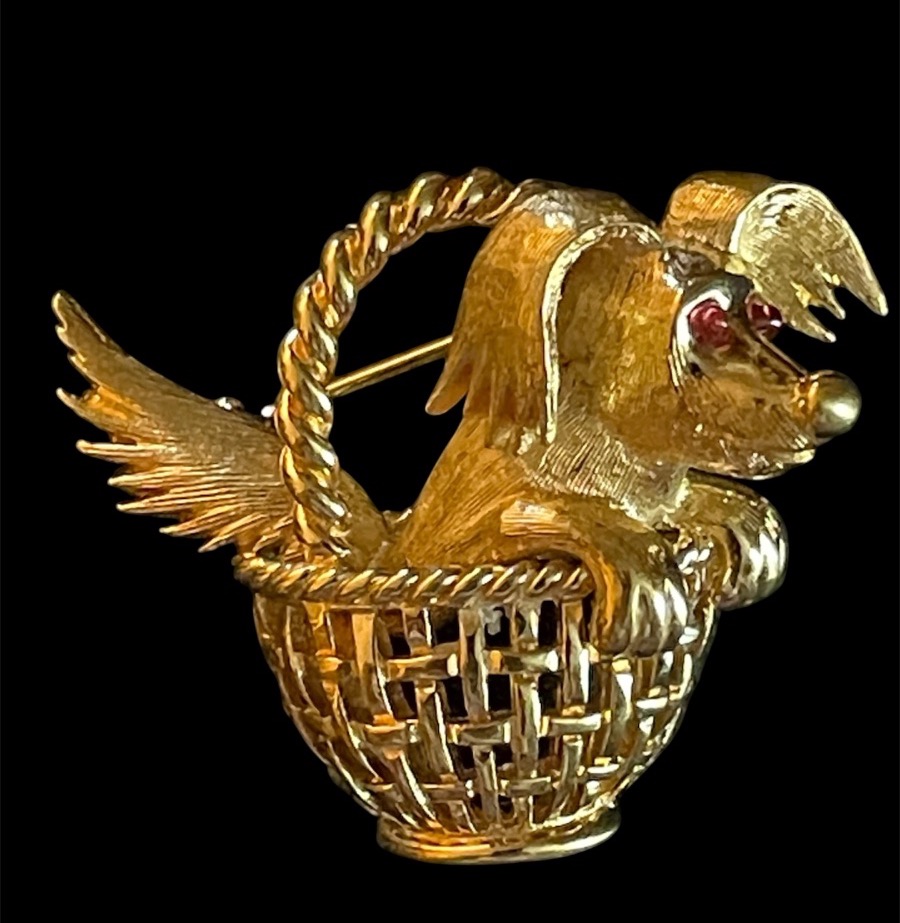 BROCHE BESTIAIRE TECKEL DE LA MAISON MARCEL BOUCHER EN MÉTAL DORÉ ET PIERRES ROUGES -photo-3