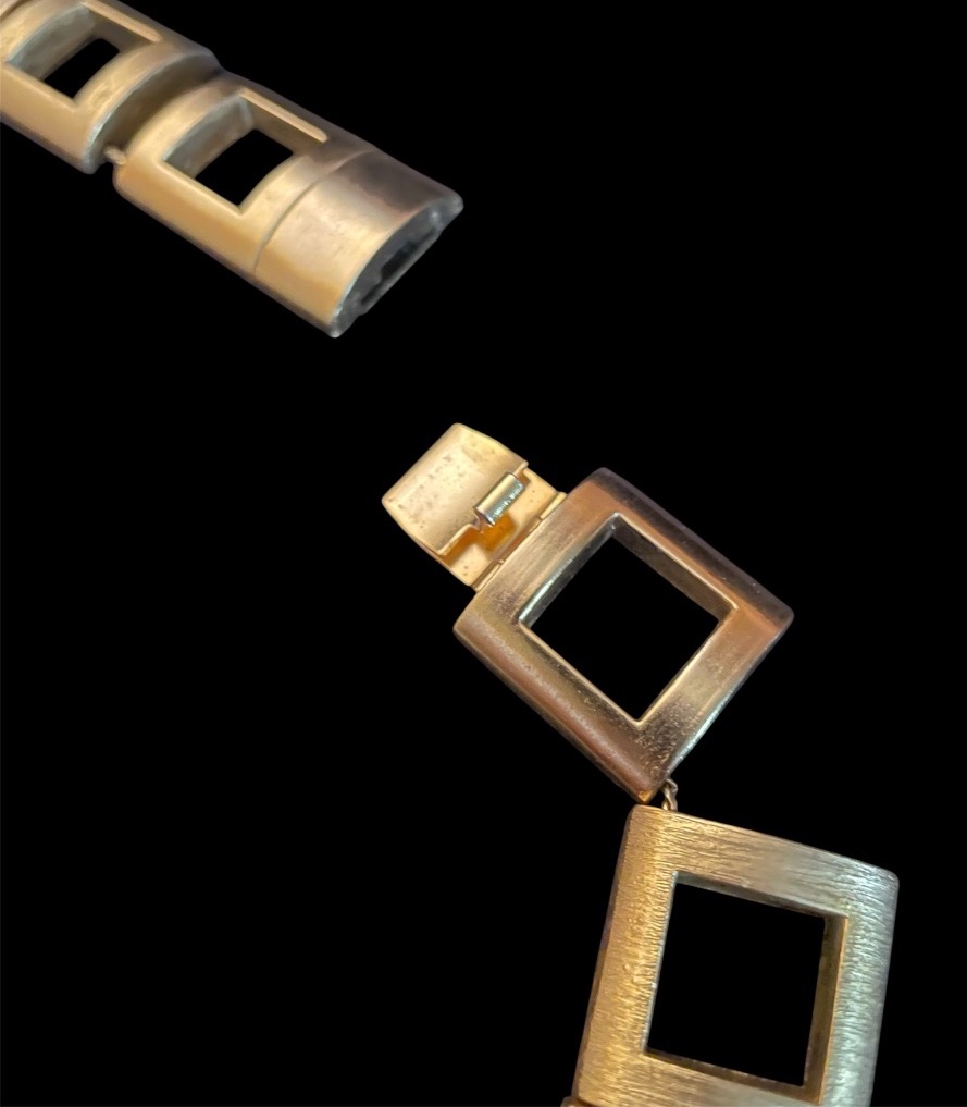 COLLIER RAS-DE-COU GRIFFÉ HELENA RUBINSTEIN MÉTAL DORÉ VERS 1980 BIJOUX COUTURE -photo-5