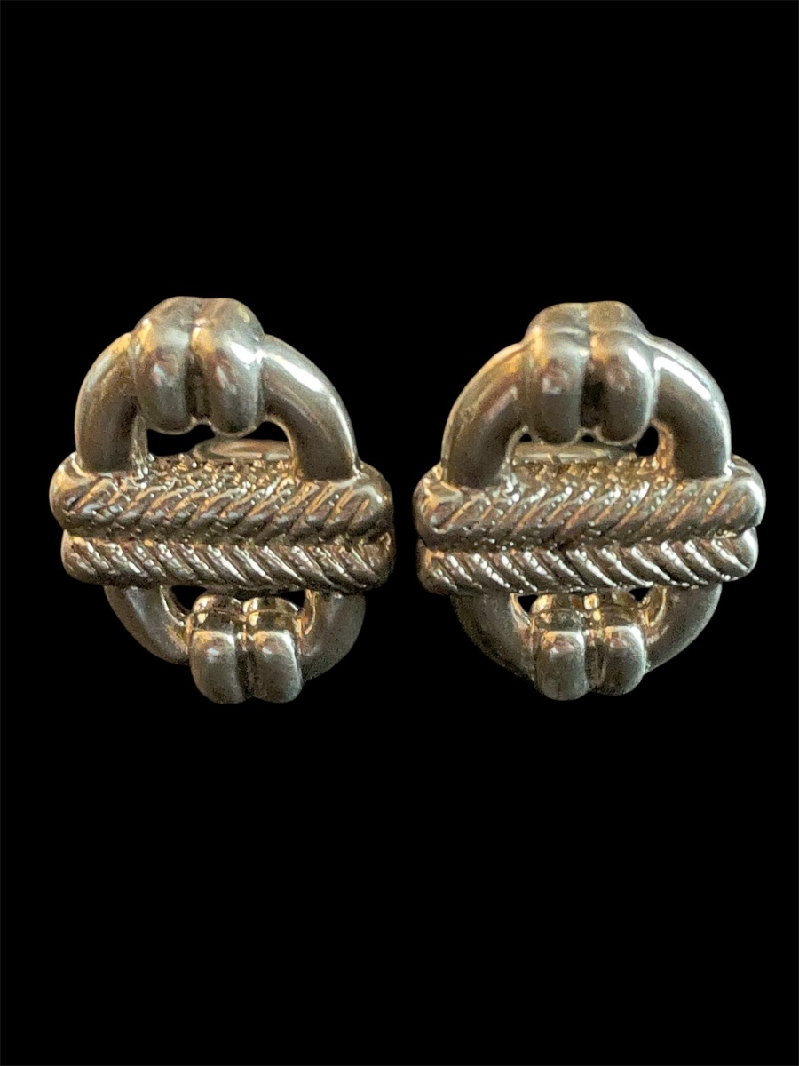 BOUCLES D’OREILLES CLIPS COUTURE MAISON GUY LAROCHE EN MÉTAL ARGENTÉ À MAILLON MARIN VERS 1980-photo-4