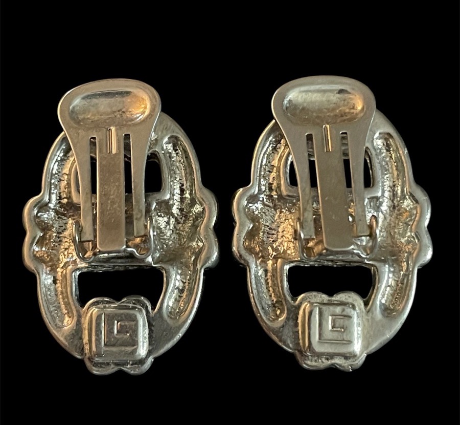 BOUCLES D’OREILLES CLIPS COUTURE MAISON GUY LAROCHE EN MÉTAL ARGENTÉ À MAILLON MARIN VERS 1980-photo-8