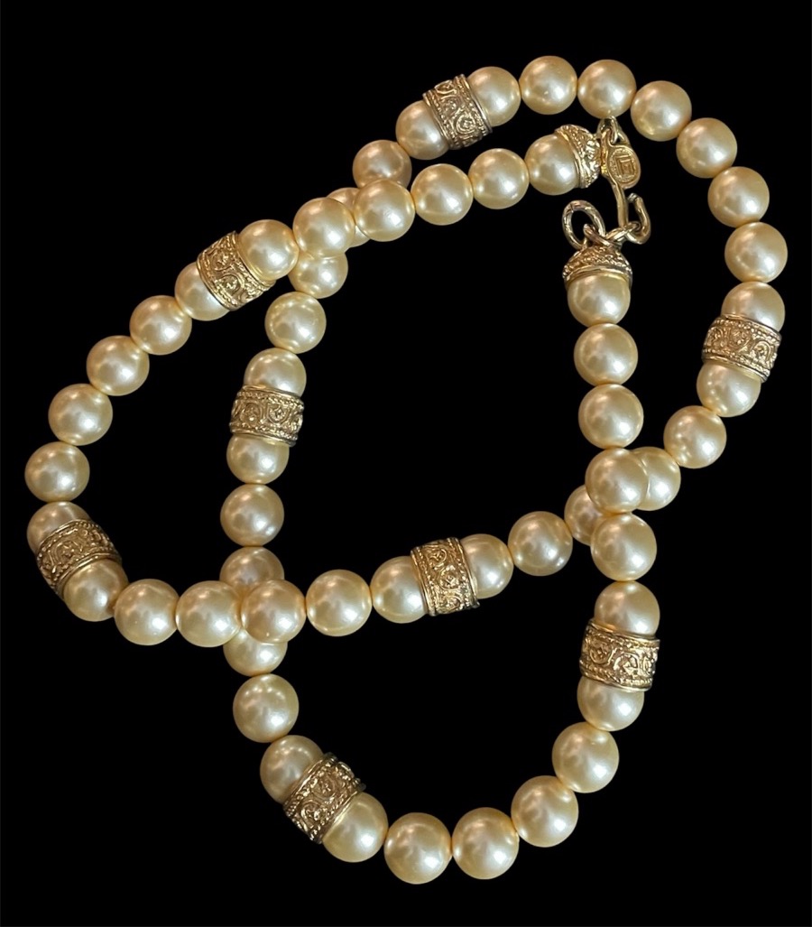 SAUTOIR DE LA MAISON GUY LAROCHE PERLES FANTAISIE EN VERRES ET MÉTAL DORÉ 1980 BIJOU COUTURE-photo-8