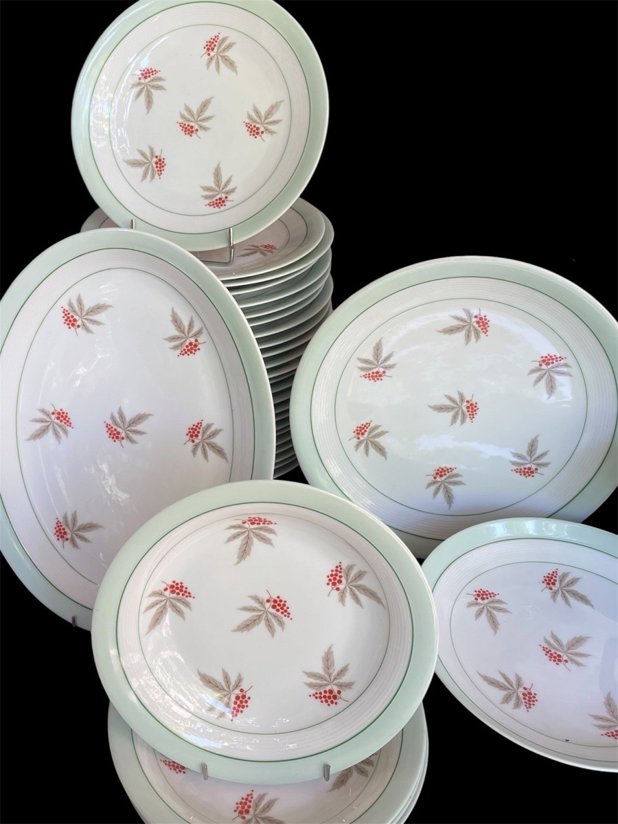 Charles Ahrenfeldt Limoges Porcelain Dinner Service, 37-piece Set -photo-2