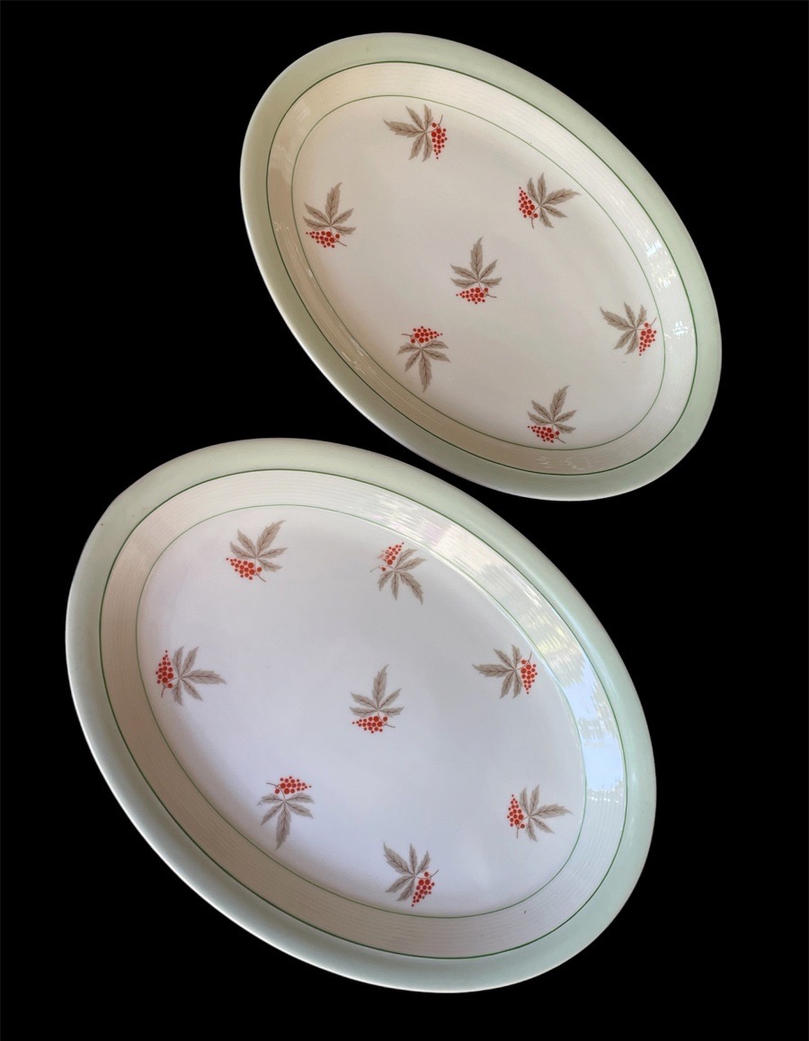 Charles Ahrenfeldt Limoges Porcelain Dinner Service, 37-piece Set -photo-8