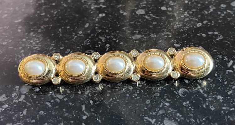 Givenchy Paris New York Brooch, Gold-plated Metal With Fancy Pearls And Rhinestones V-photo-8