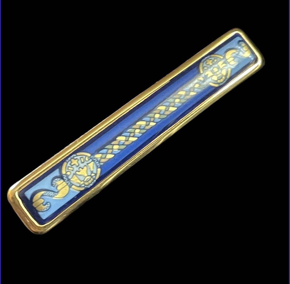 BROCHE BARRETTE DE LA MAISON HERMÈS EN PLAQUÉ OR ET ÉMAIL BLEU MADE IN FRANCE -photo-6