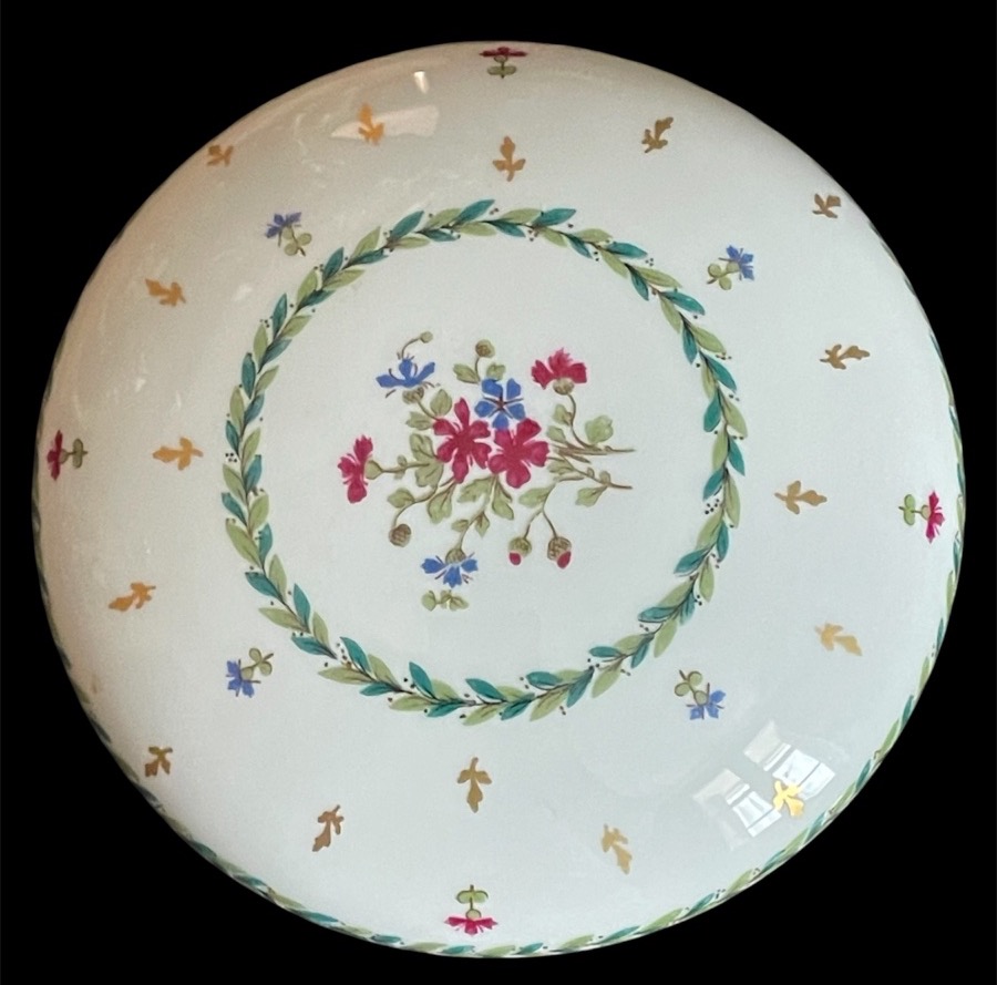BONBONNIÈRE EN PORCELAINE DE LIMOGES DE LA MAISON HAVILAND MODÈLE VIEUX PARIS -photo-2