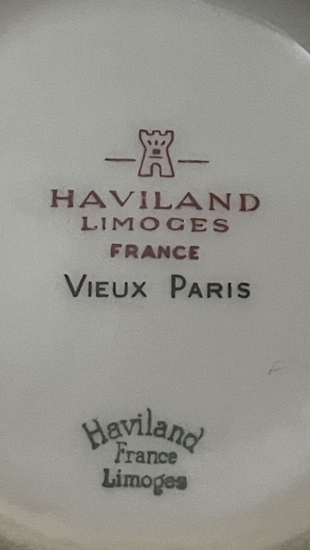 BONBONNIÈRE EN PORCELAINE DE LIMOGES DE LA MAISON HAVILAND MODÈLE VIEUX PARIS -photo-1