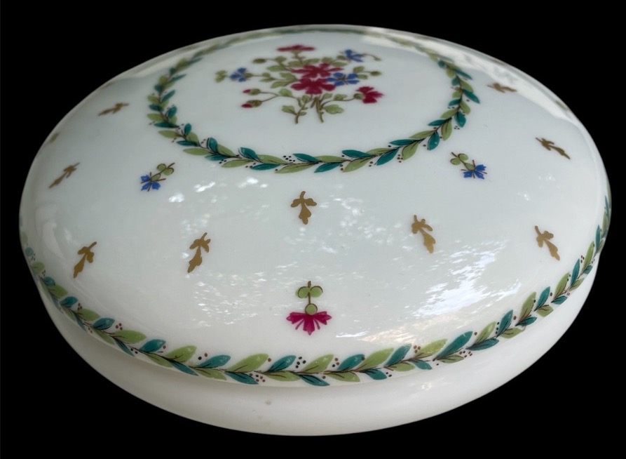 BONBONNIÈRE EN PORCELAINE DE LIMOGES DE LA MAISON HAVILAND MODÈLE VIEUX PARIS -photo-3
