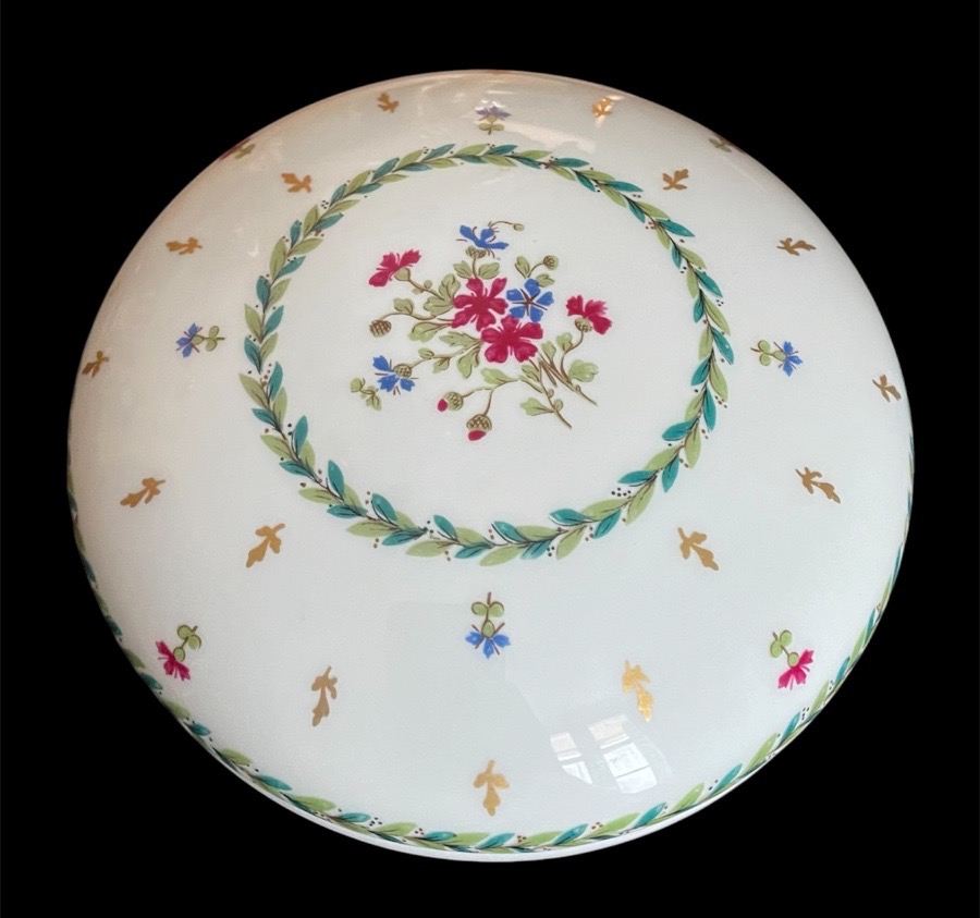 BONBONNIÈRE EN PORCELAINE DE LIMOGES DE LA MAISON HAVILAND MODÈLE VIEUX PARIS -photo-6