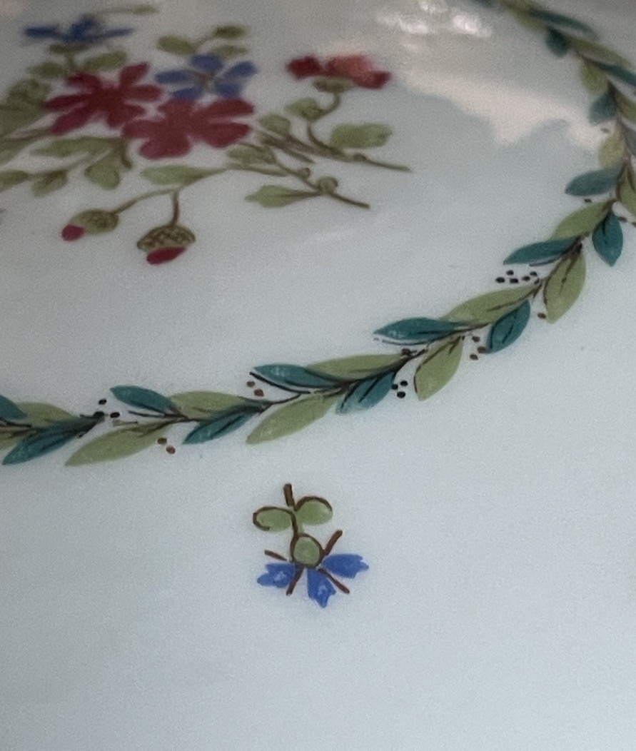 BONBONNIÈRE EN PORCELAINE DE LIMOGES DE LA MAISON HAVILAND MODÈLE VIEUX PARIS -photo-8