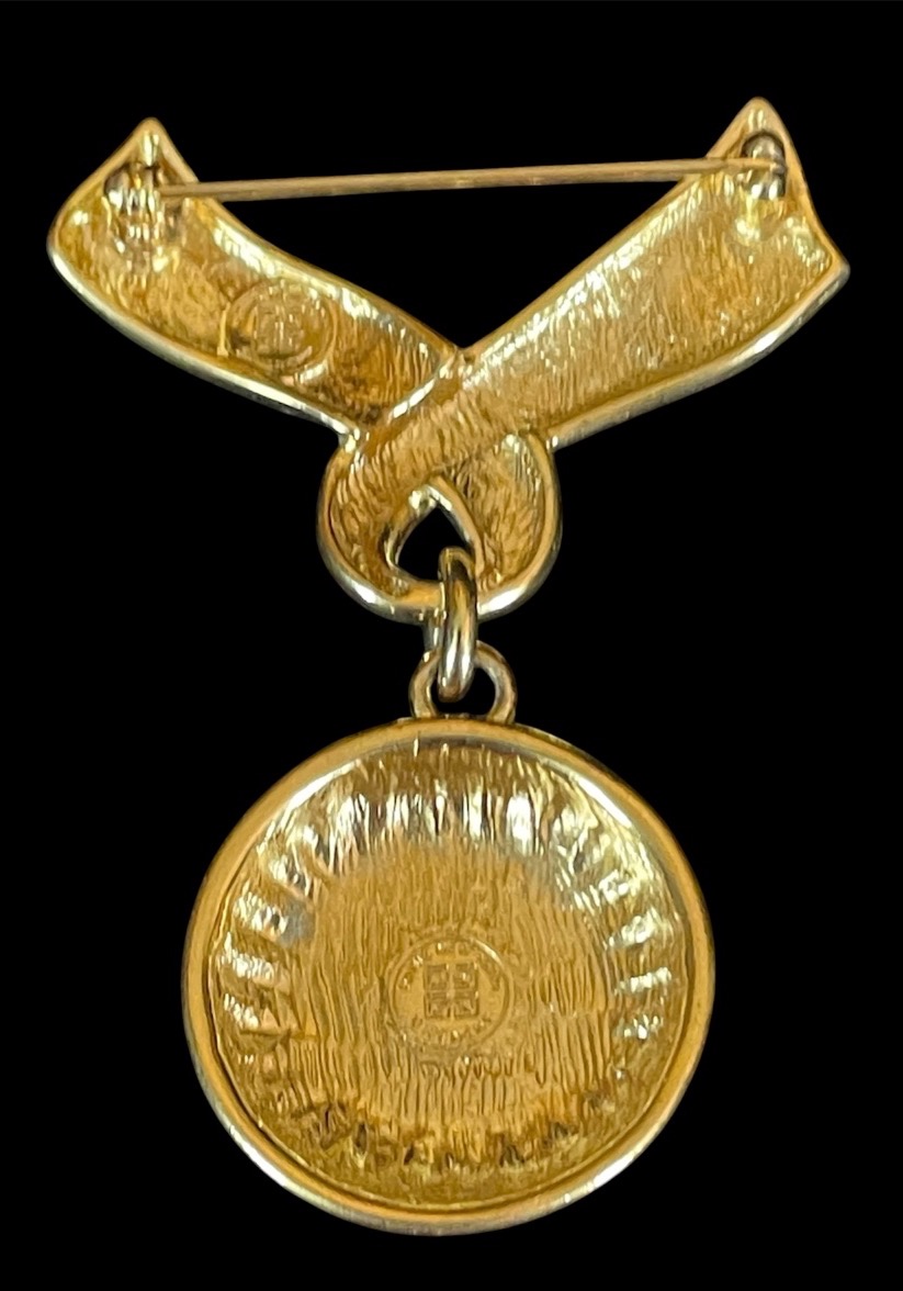 BROCHE COUTURE DE LA MAISON GIVENCHY  EN MÉTAL DORÉ  ET CABOCHON NACRÉ GIVENCHY PARIS  NEW-YORK-photo-4