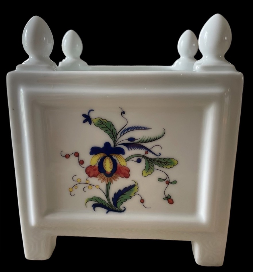 CAISSE À FLEURS  OU CACHET-POT EN PORCELAINE DE LIMOGES MAISON RAYNAUD MODÈLE LOUVIERS  -photo-2