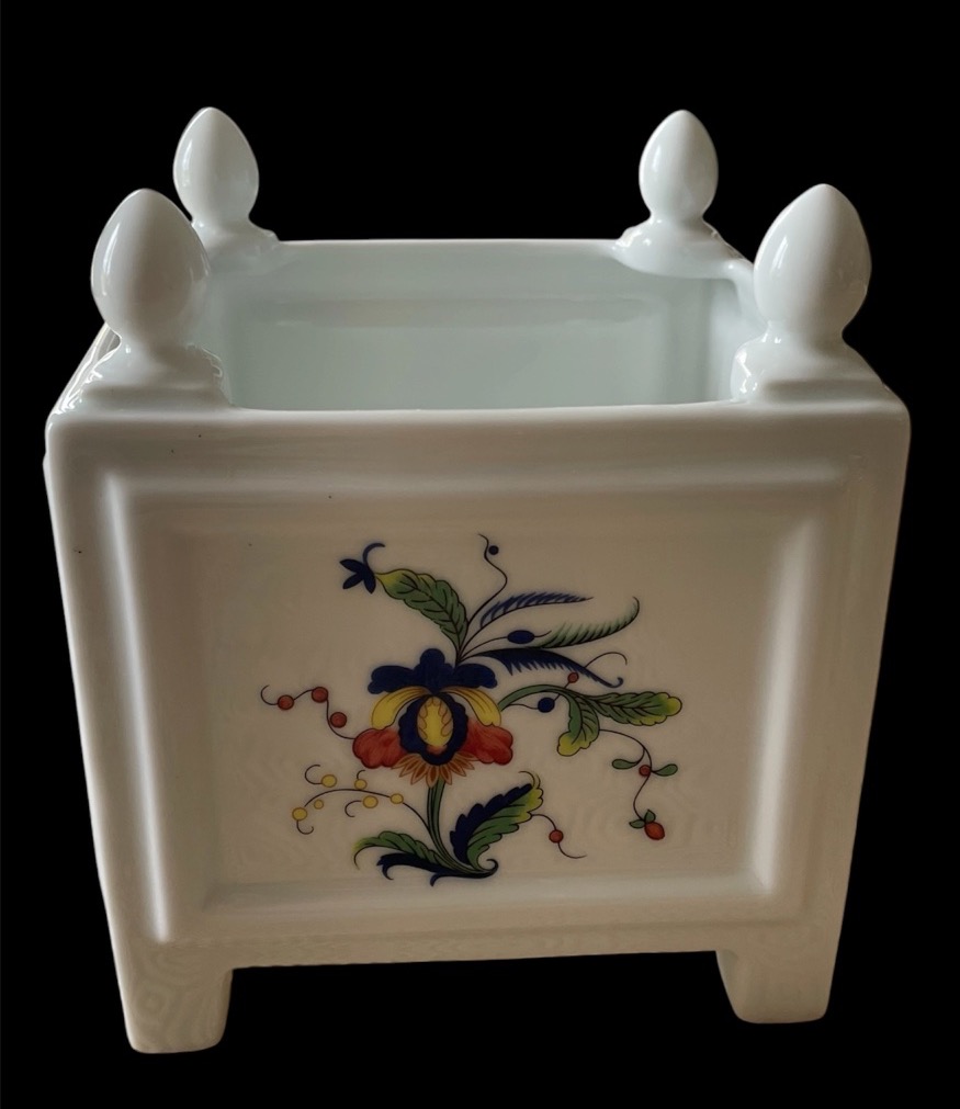 CAISSE À FLEURS  OU CACHET-POT EN PORCELAINE DE LIMOGES MAISON RAYNAUD MODÈLE LOUVIERS  -photo-4