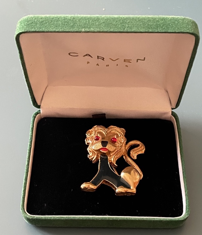 Carven Lion Bestiary Brooch In Gold-plated Metal And Red Stones -photo-2