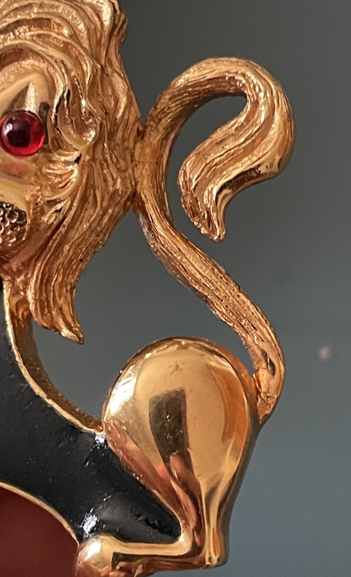 Carven Lion Bestiary Brooch In Gold-plated Metal And Red Stones -photo-7