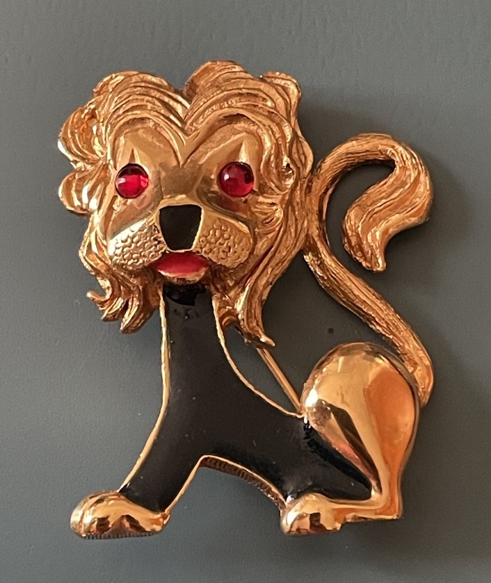 Carven Lion Bestiary Brooch In Gold-plated Metal And Red Stones 