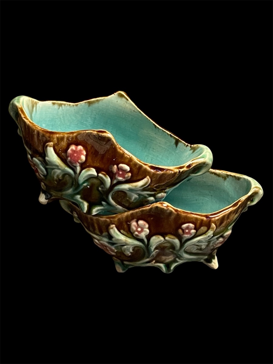PAIRE DE PETITES JARDINIÈRES EN FAÏENCE ÉMAILLÉE À DÉCOR FLORAL STYLE ART NOUVEAU DÉBUT XXE -photo-3