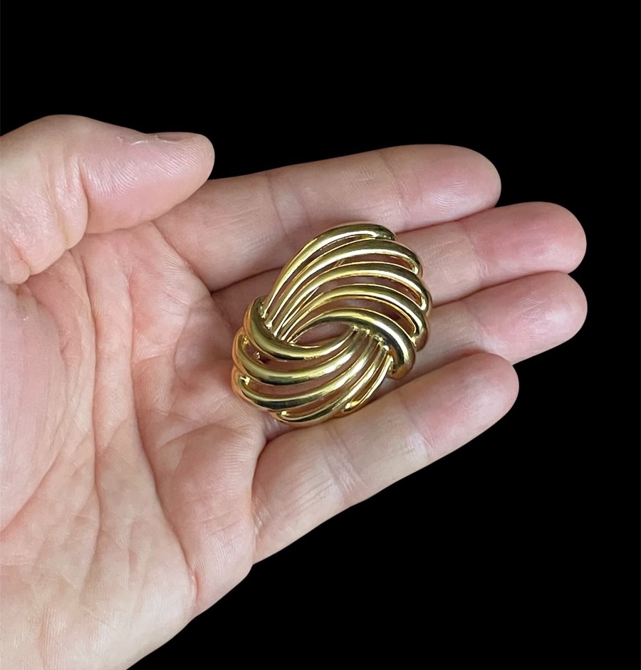 BROCHE COUTURE DE LA MAISON LANVIN MODÈLE COQUILLAGE TORSADE EN MÉTAL DORÉ LANVIN GERMANY -photo-2