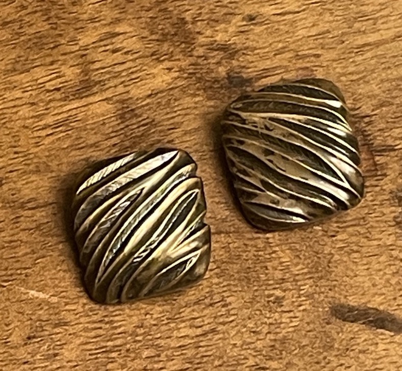PAIRE DE BOUCLES D'OREILLES CLIPS COUTURE MODELE ARTY DE LA MAISON YVES SAINT LAURENT 1980  YSL-photo-7