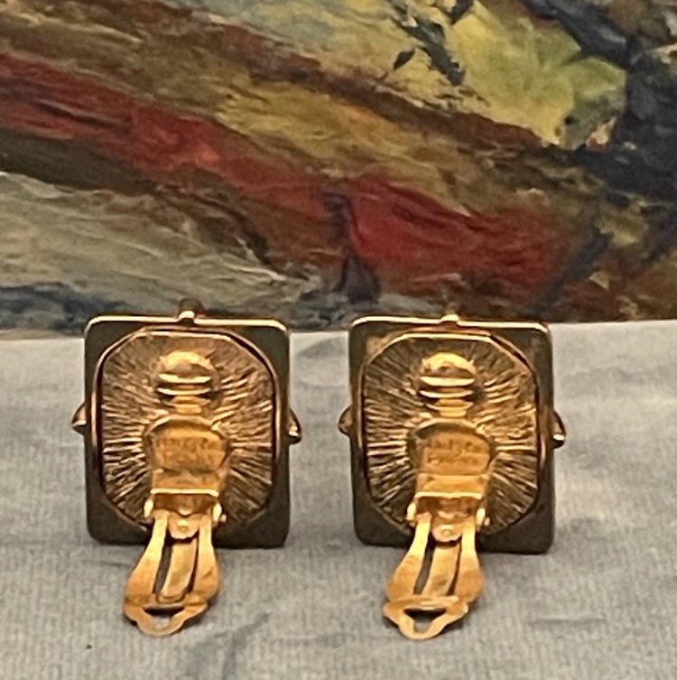 PAIRE DE BOUCLES D'OREILLES CLIPS COUTURE MAISON SONIA RYKIEL EN VERRE NOIR  & MÉTAL DORÉ -photo-2