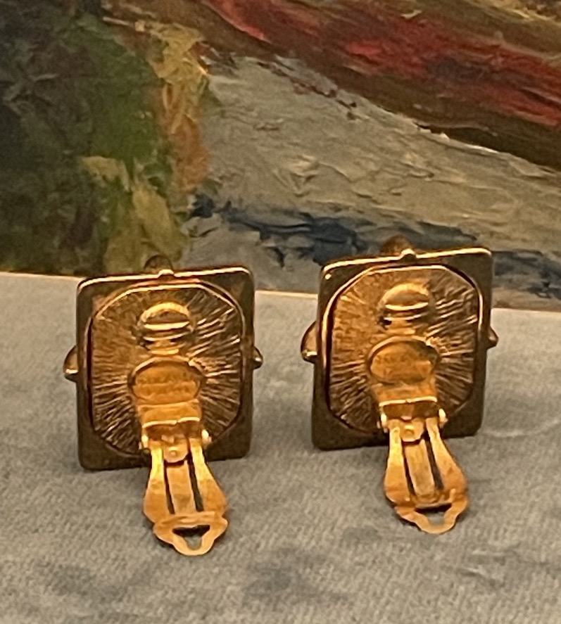 PAIRE DE BOUCLES D'OREILLES CLIPS COUTURE MAISON SONIA RYKIEL EN VERRE NOIR  & MÉTAL DORÉ -photo-7