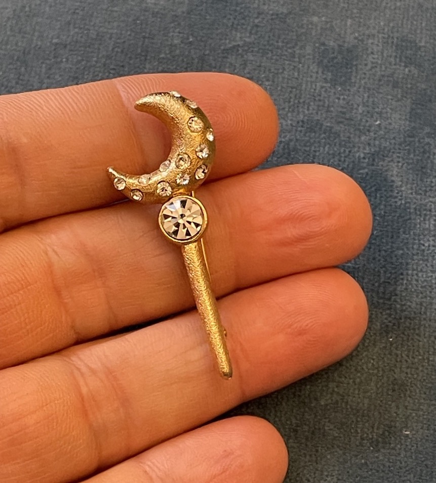 BROCHE VINTAGE COUTURE DE LA MAISON  GUY LAROCHE PARIS ESPRIT CELESTE CROISSANT DE LUNE STRASS -photo-2