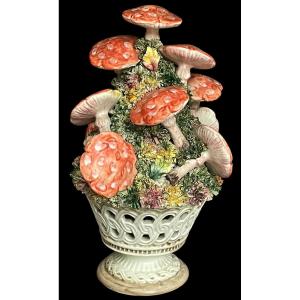 TOPIAIRE DE CHAMPIGNONS ET MOUSSE TROMPE-L'ŒIL EN PORCELAINE  TOSCANE. CÉRAMIQUE 