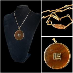 COLLIER DE LA MAISON GUY LAROCHE EN MÉTAL DORÉ ET RÉSINE AMBRÉE  BIJOUX COUTURE PARIS 