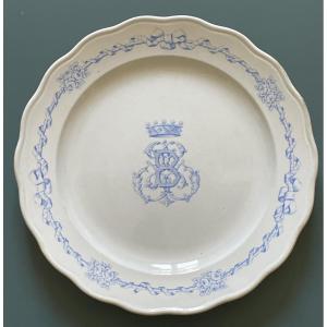 PLAT EN FAÏENCE ANGLAISE COURONNE DE BARON  MAISON  ERNEST-BAPTISTE LÉVEILLÉ NOBLE ARISTOCRATIE