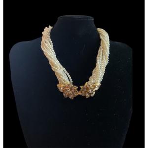 COLLIER DE LA MAISON ESCADA MULTIRANGS DE PERLES FANTAISIE ET MOTIF FLORAL VERS 1990
