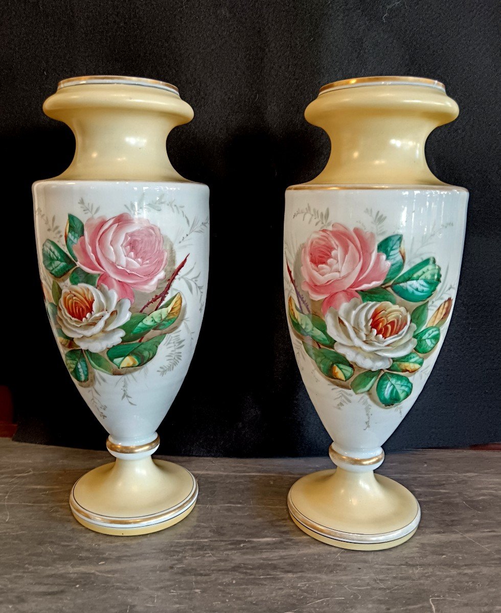 Paire de vases en opaline 19e siècle