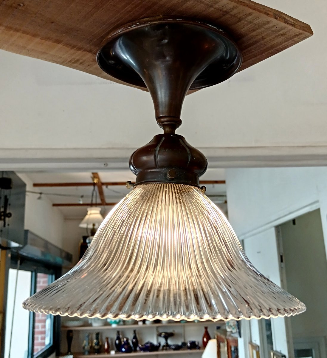 Trois suspensions en verre holophane vers 1950-photo-1