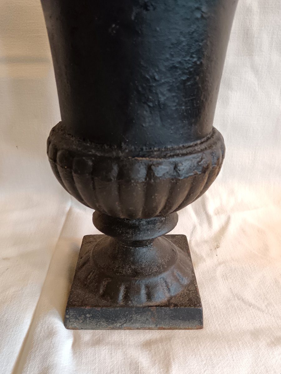 Pair Of Medicis Cast Iron Vases 20th Century-photo-3