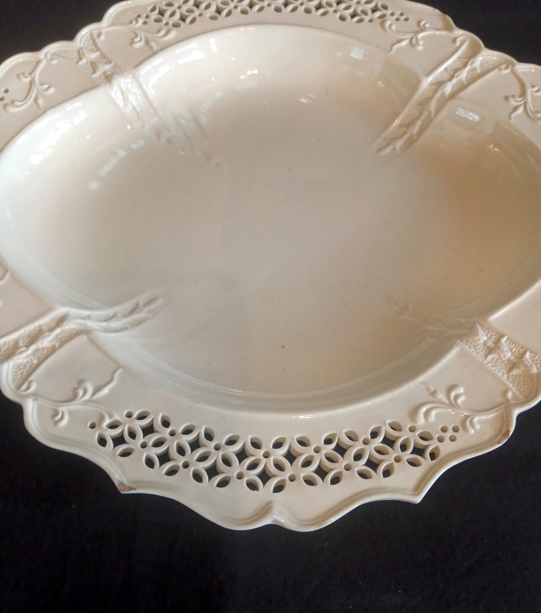 Plat en faïence fine de Leeds fin 18e siècle-photo-3