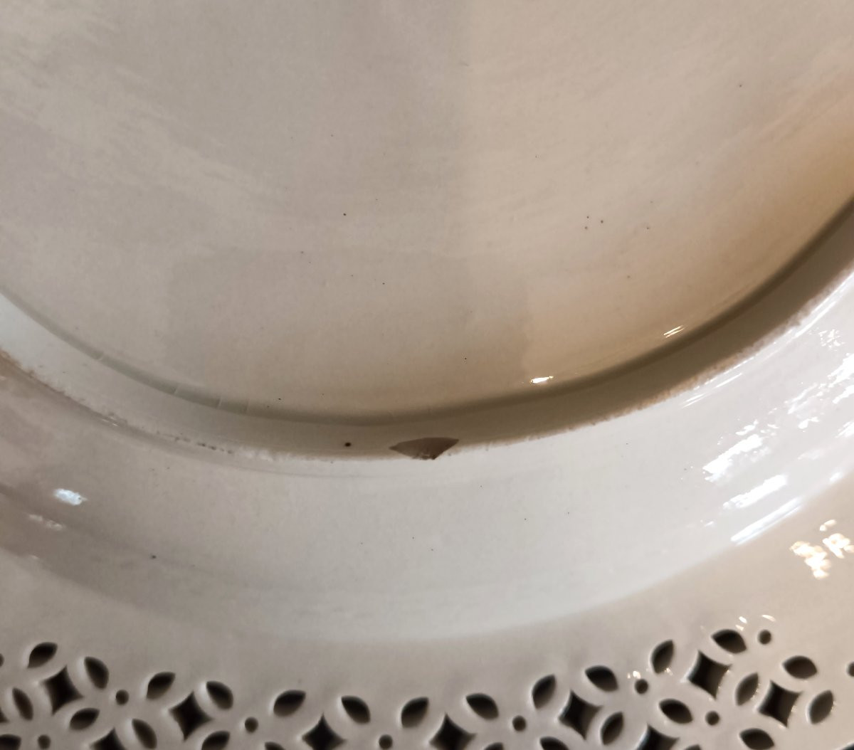 Plat en faïence fine de Leeds fin 18e siècle-photo-2