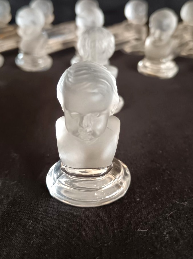 Suite de 10 porte couteaux en cristal de Baccarat modèle "Houdon"-photo-3